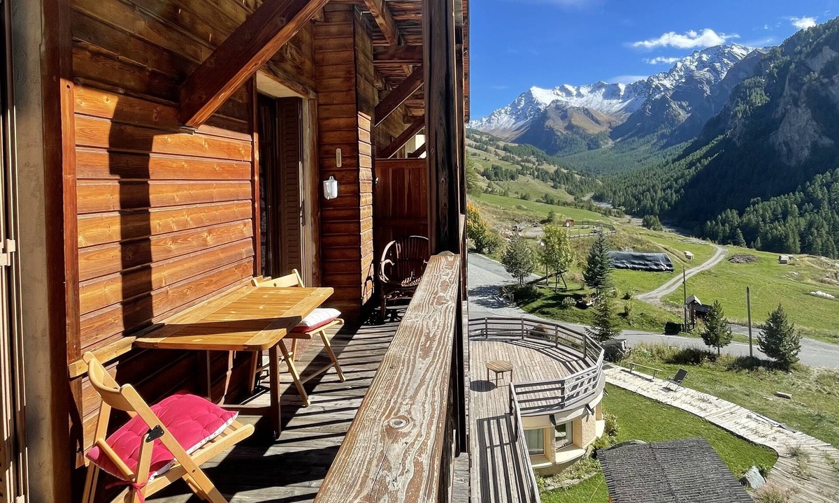 Saint-Veran Apartment | La Bianca - cozy and warm in wood 2**
