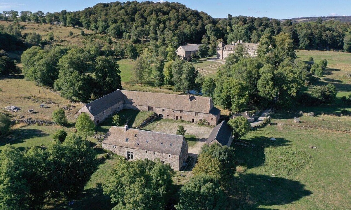 Prinsuejols House | La Borderie - Dans la ferme du château de la Baume