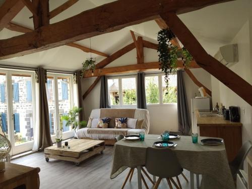 Genouillac House | La Cabane aux Hirondelles