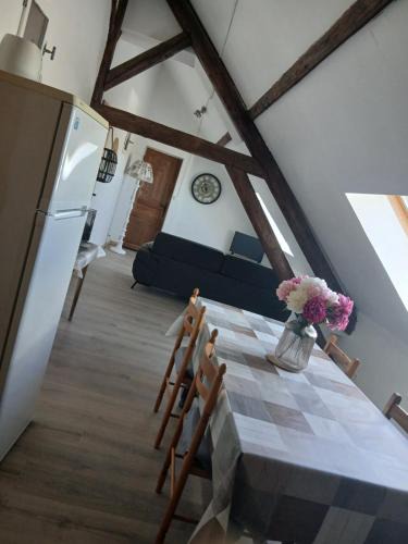 Laperriere-sur-Saone Apartment | La cabane de Lancelot Loubliette