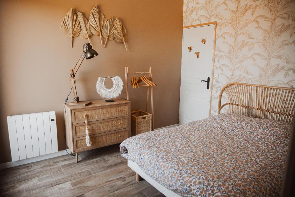 Vaux-sur-Seulles Apartment | La Casa Normande, entre Ville et Plages, avec jardin privé