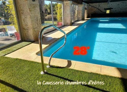 Gramat Bed & Breakfast | La Causserie, Suite Chambres d'Hôtes avec piscine interieure, pour vous seuls !