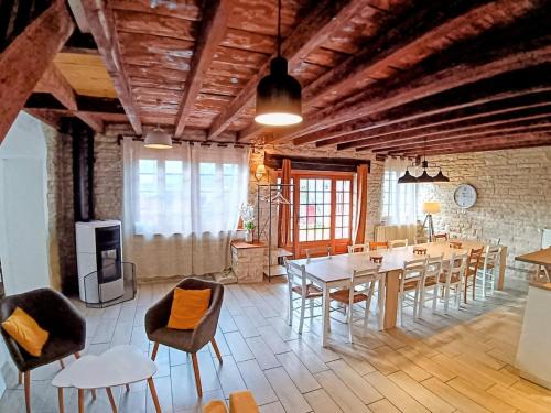Marigny-les-Reullee House | La Clé des Champs, Gîte de charme 15 personnes