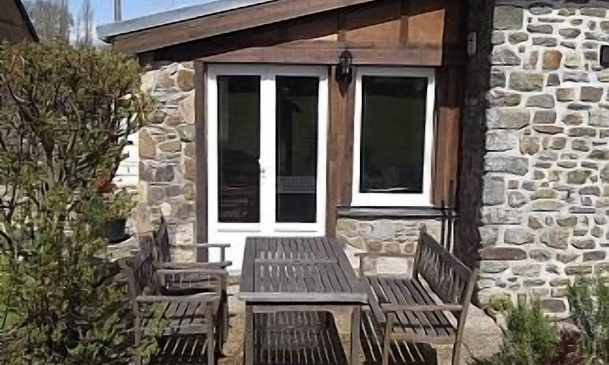 Neufmesnil Cottage | La Croix Verte - Quality 3 Bedroom Stone Cottage In The Normandy Countryside
