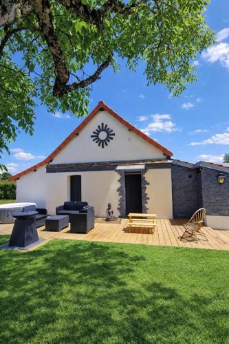 Chaon House | La Demeure du Faon en cœur de Sologne 10mn Lamotte-Beuvron, gîte de charme avec jacuzzi et piscine , proche Center Parc Beauval Châteaux de la Loire Orléans