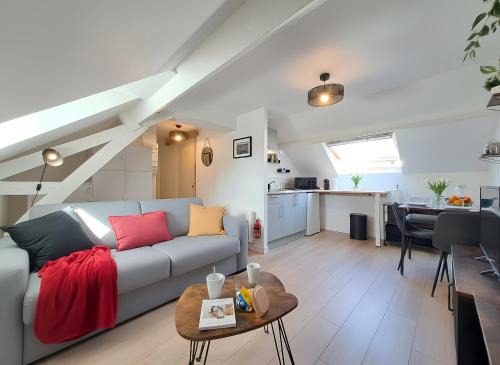 Laval Apartment | La Fabrik, Studio, Proche Gare, Netflix