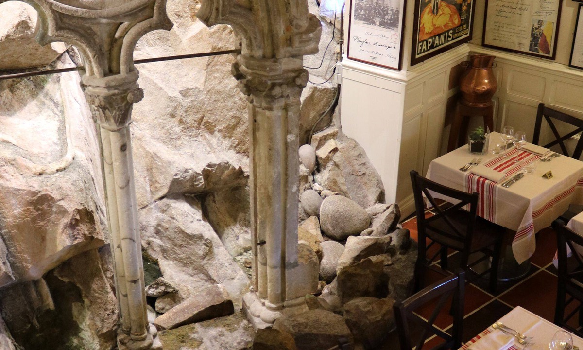 Le Mont-Saint-Michel Hotel | La Mère Poulard