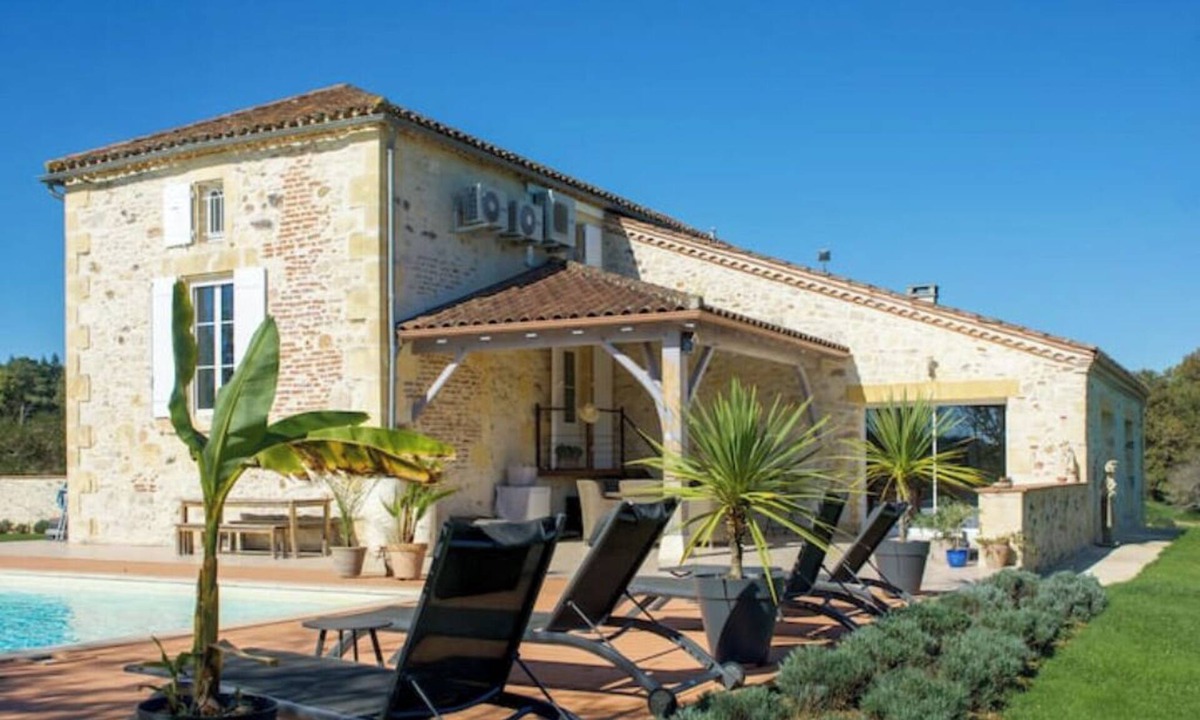 Monsempron-Libos House | La Maison aux Cyprès, charming guest house
