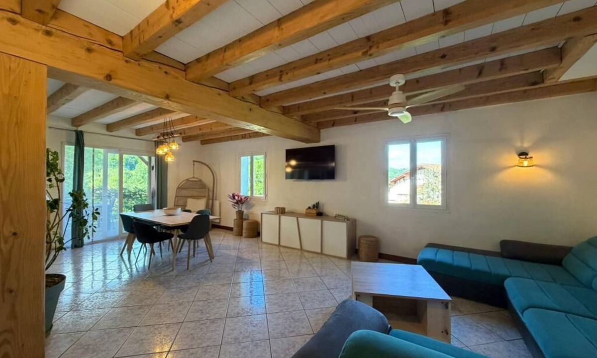Louhossoa House | La Maison d'Artzamendi - Mountain view