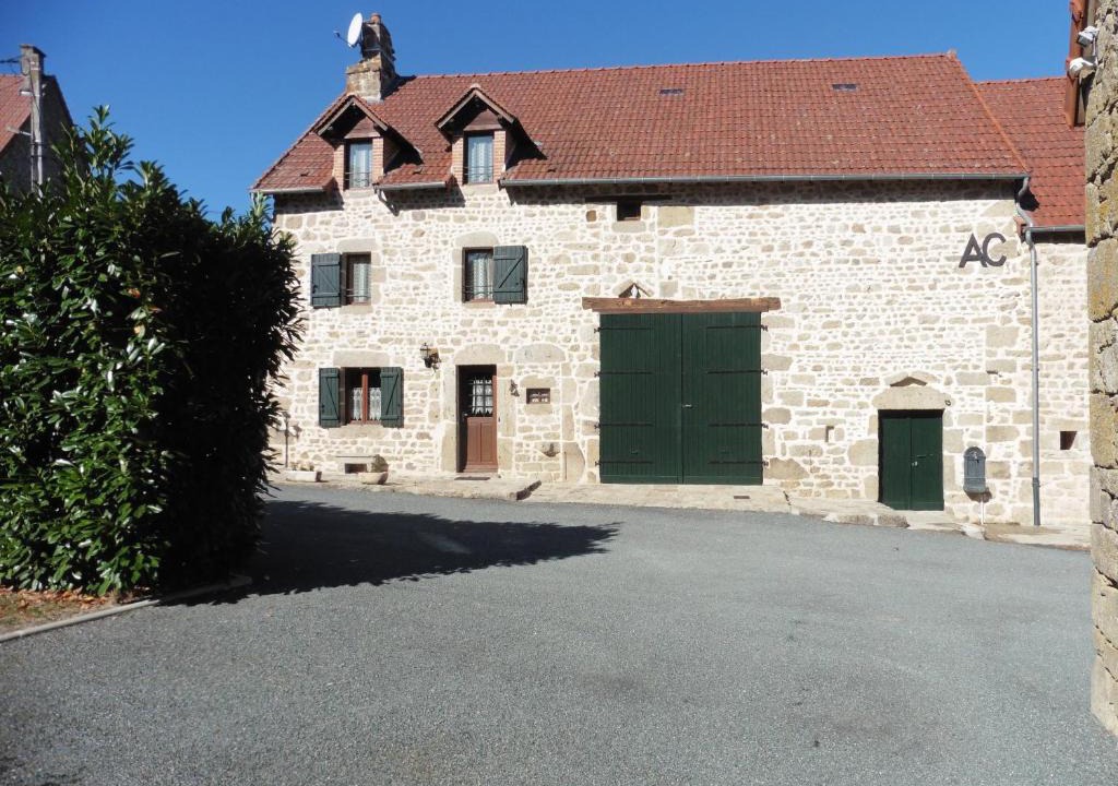 Peyrat-la-Noniere House | la maison de voueize