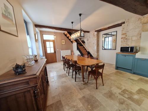 Saint-Bris-le-Vineux House | La maison du coin