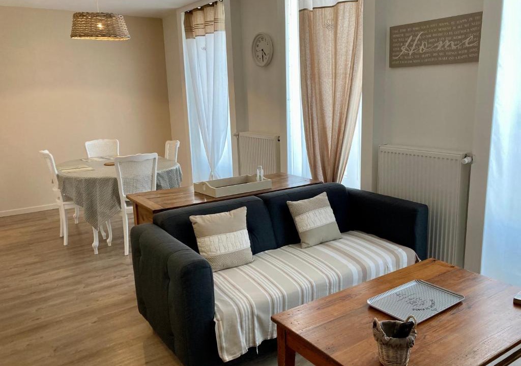 Montargis Apartment | La maison Virginie appartements de 1 à 5 pers cosy central clim parking proximité port
