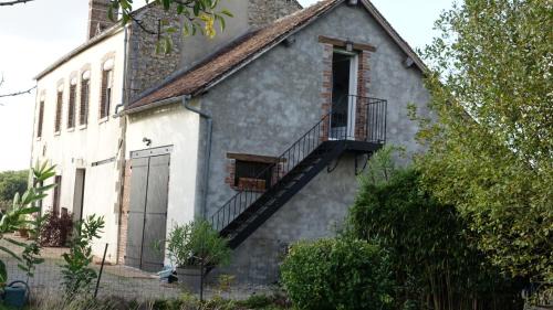 Louzouer Apartment | La Maréchalerie, studio authentique au cœur d'un beau village Gâtinais
