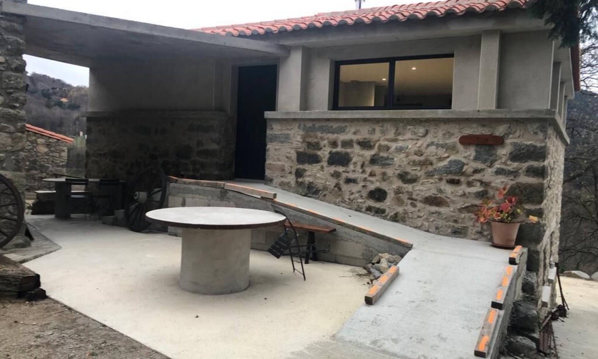Serralongue House | LA PALLERE