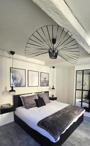 Issoire Apartment | La Parenthèse Studio Chic Climatisé au cœur d'Issoire