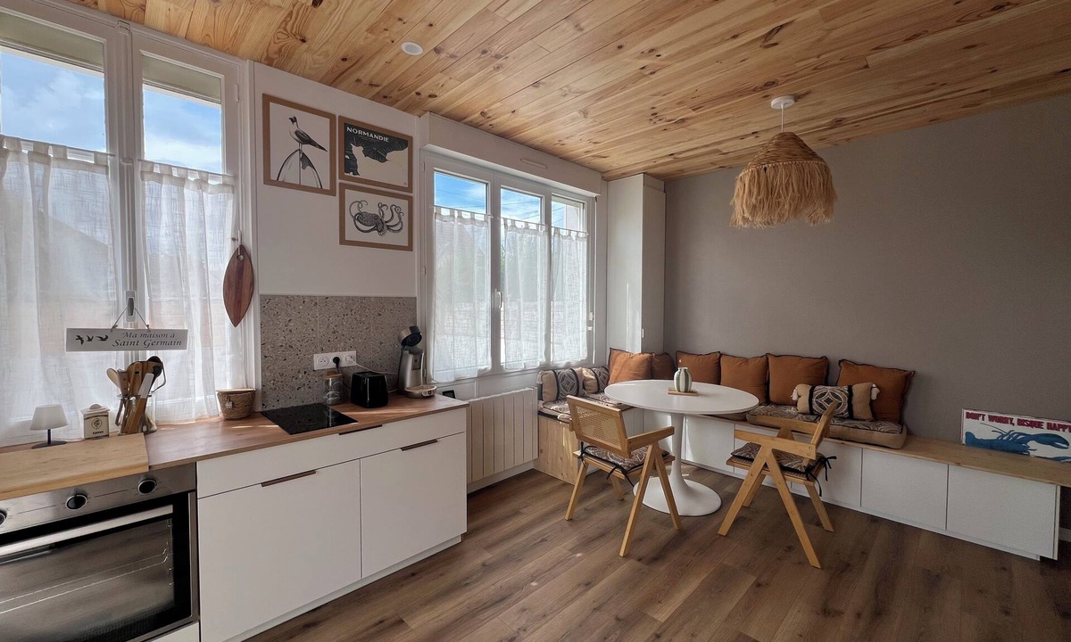 Saint-Germain-sur-Ay House | La Petite Mouette - Saint Germain Sur Ay House 100 M from the beach!