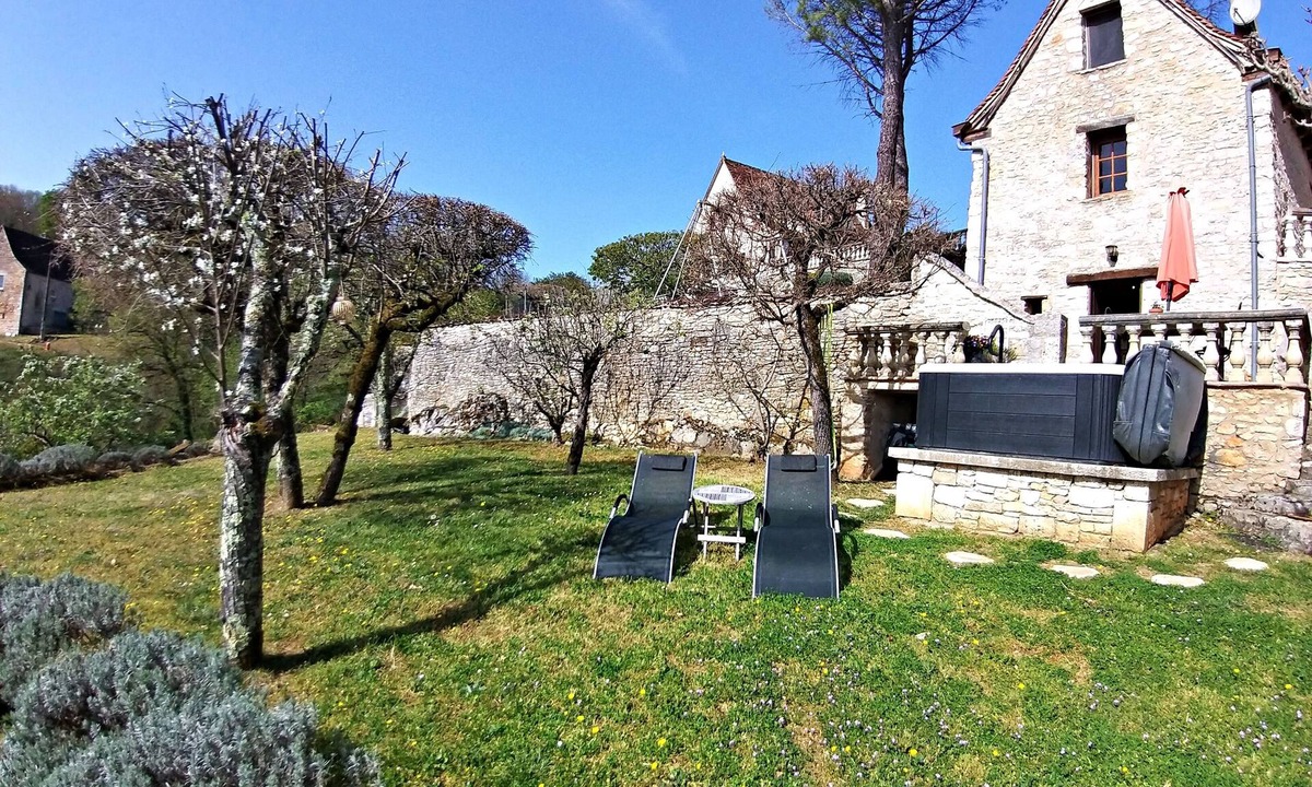 Lacave House | La Pinay-A cozy little house with spa & fireplace in Dordogne near Rocamadour