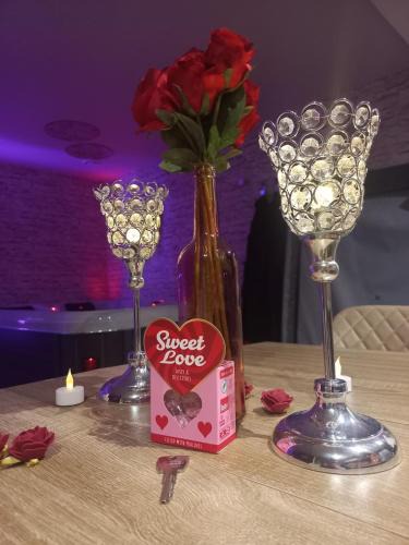 Levroux Apartment | La suite de Chez Adeline , 45 minutes from Beauval Zoo