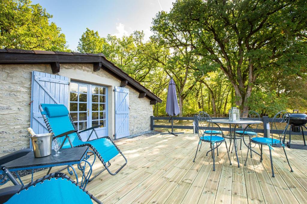 Concots House | La Terrasse - A Tranquil Place in the Woodland