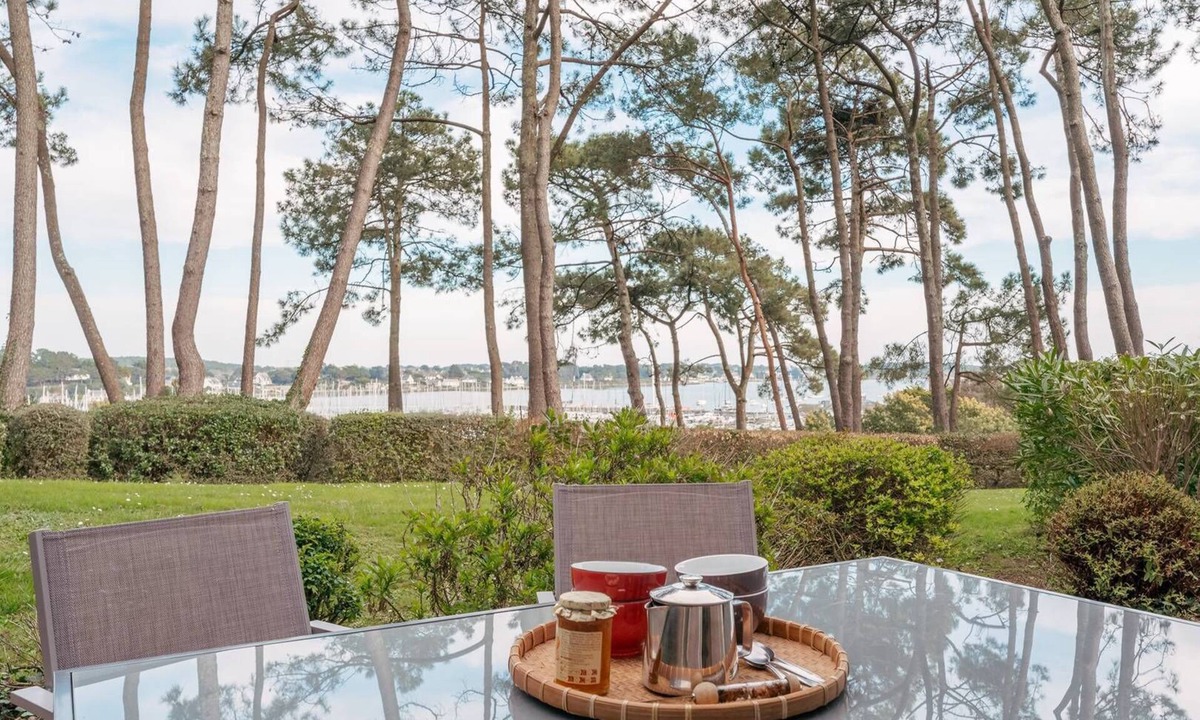 La Trinite-sur-Mer Apartment | La Trinité/Mer-3-room apartement-73m²-Port view-Wifi