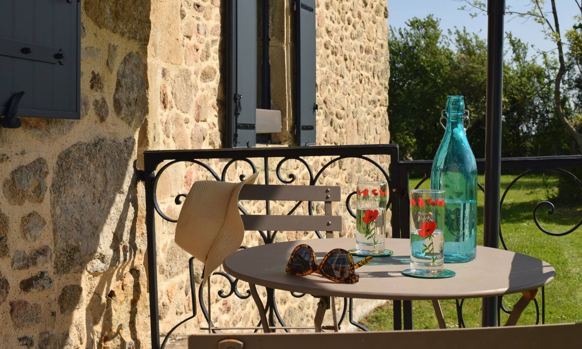 Drulhe House | Large 3-star gîte in Aveyron, sleeps 10, ideal for families, friends, seminars, etc.
