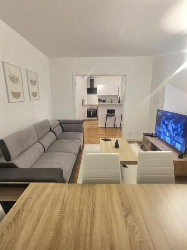 Saint-Fargeau Apartment | Large apartment for 10 people Saint Fargeau