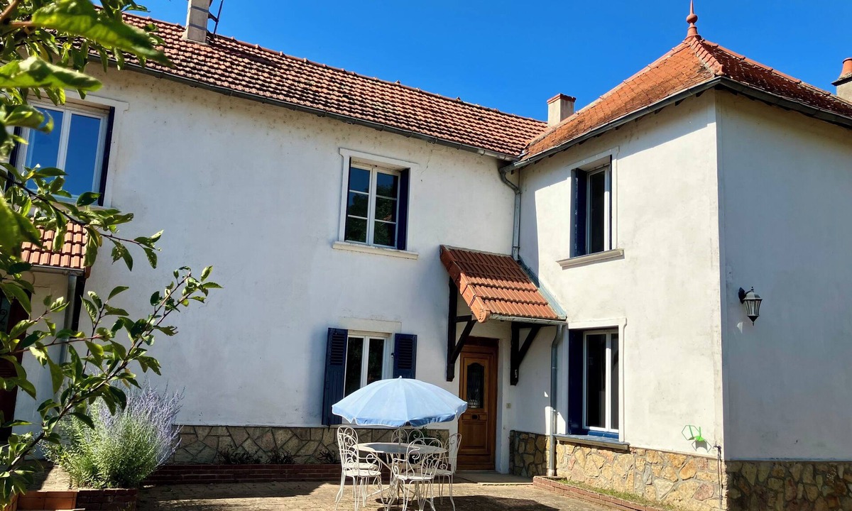 Gannay-sur-Loire House | Large character house on the canal