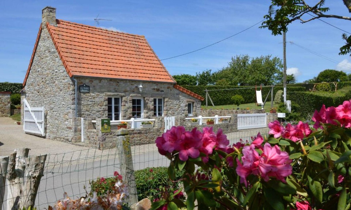 Les Moitiers-d'Allonne Cottage | Large family house perfect for exploring Cotentin