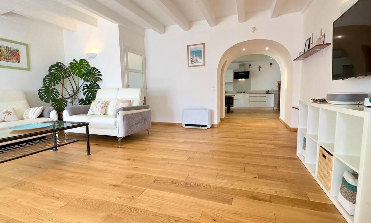 Saint Laurent de la Pree House | Large vacation home in St. Laurent near the beaches