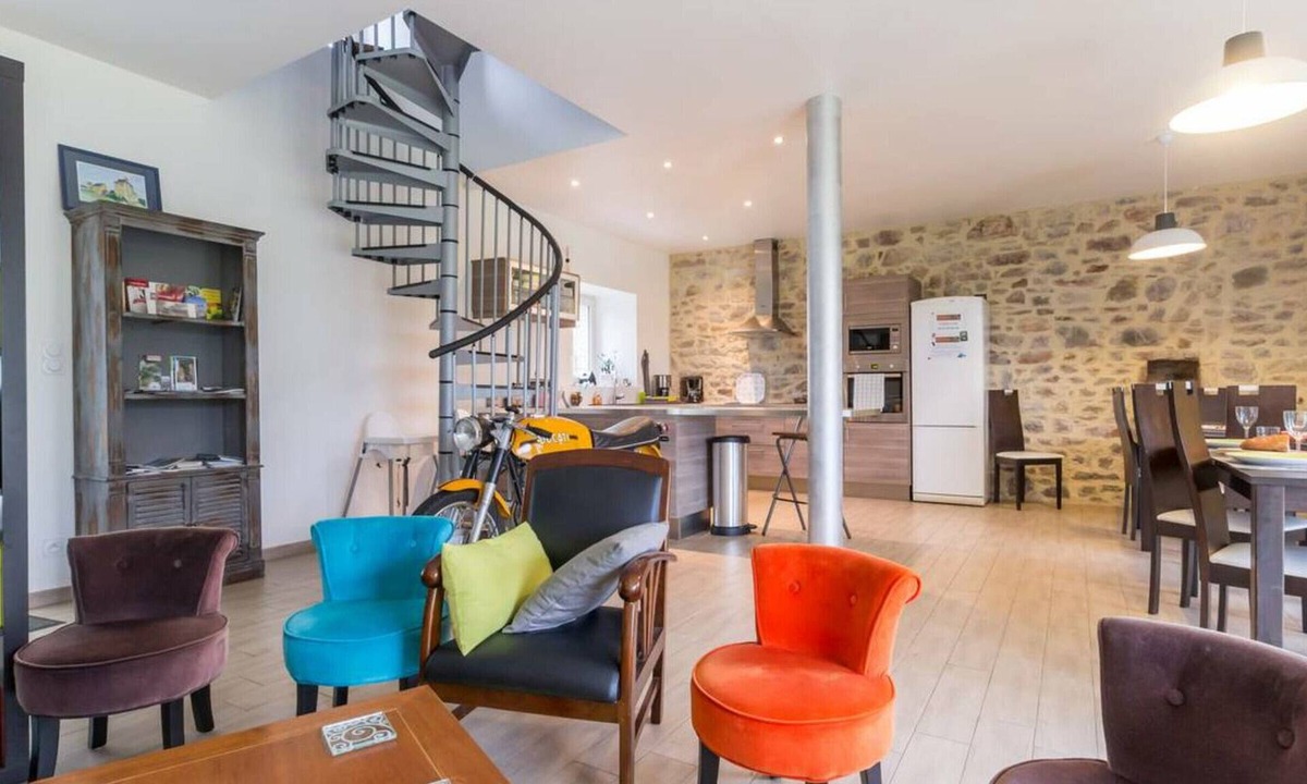 Saint-Sauveur-le-Vicomte Cottage | Large detached house in the heart of Cotentin with garden and parking