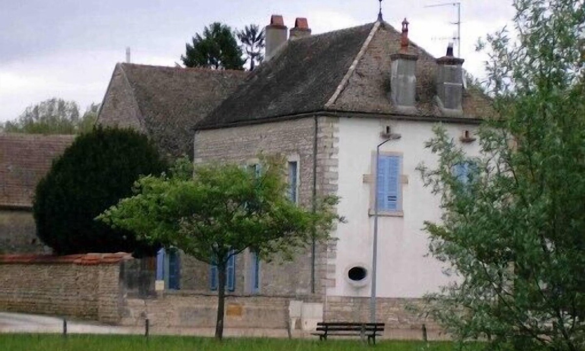 Sainte-Marie-la-Blanche House | Large gîte near Beaune