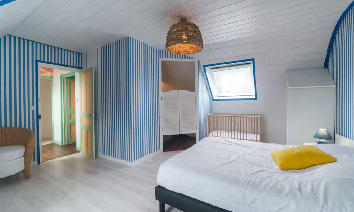 Perros-Guirec House | Large Gîte, Walking distance to beach, PMR, Villa Capucine.