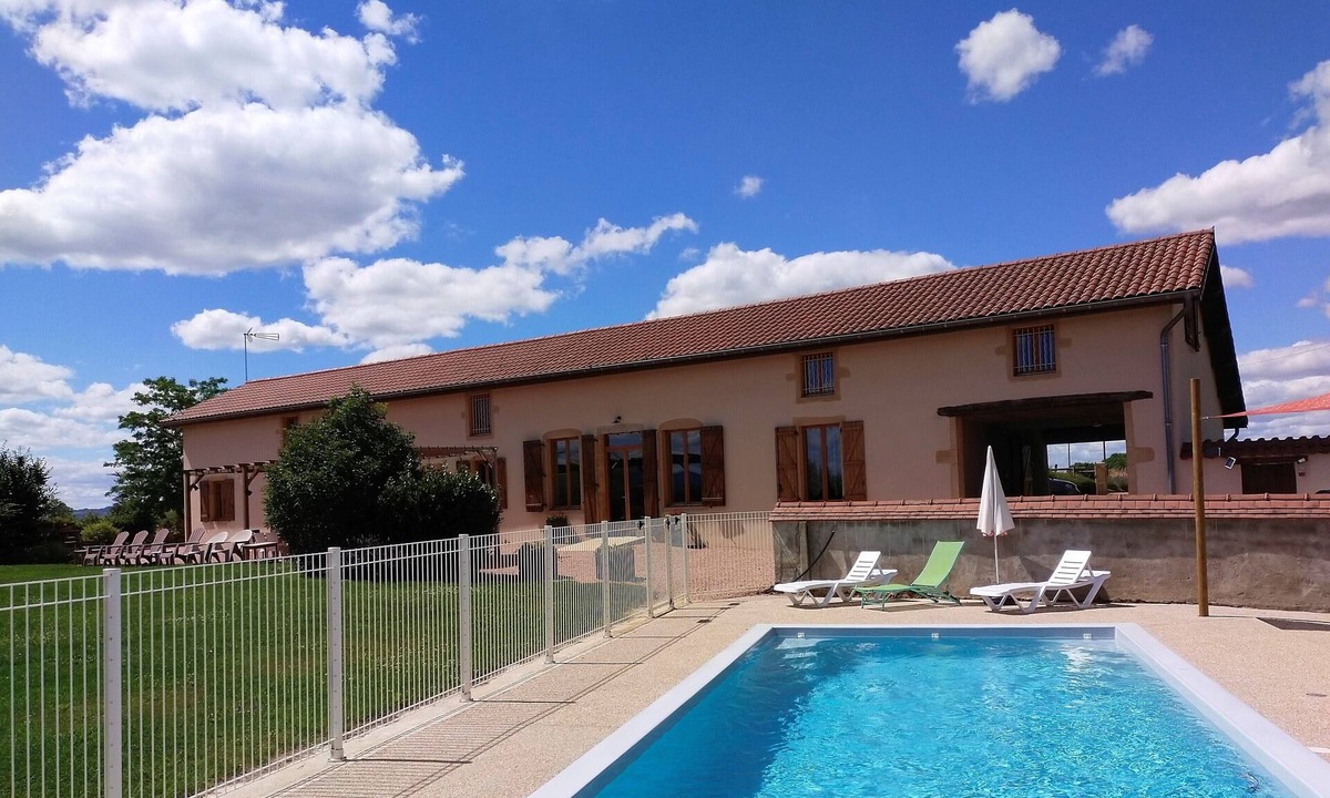 Ceron Cottage | Large gite for 15 to 20 people, swimming pool, central France in Burgundy