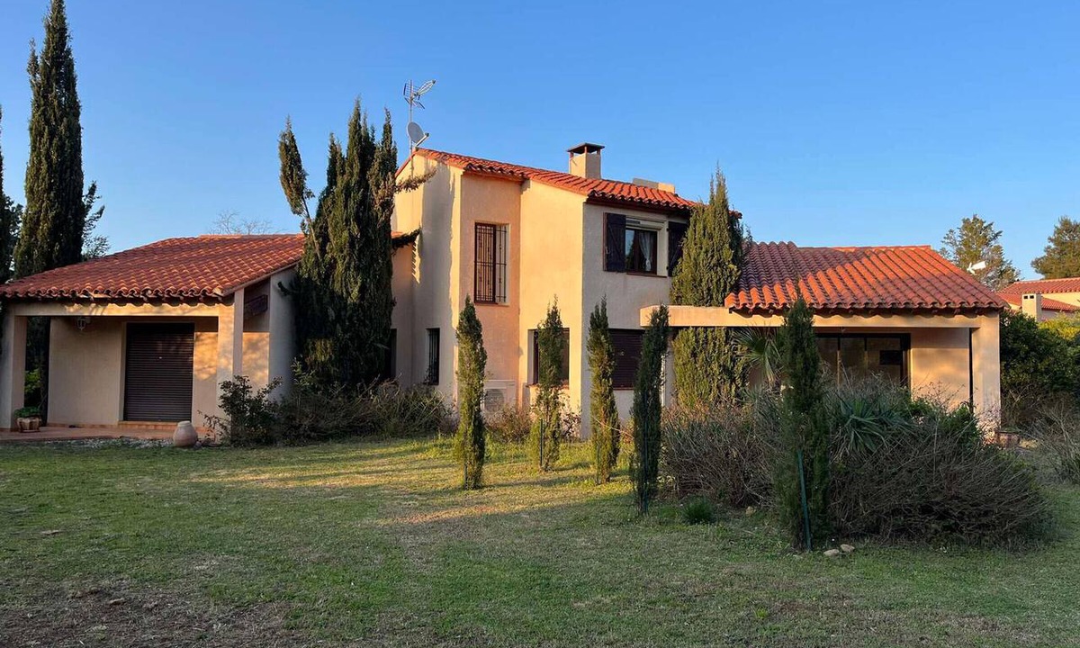 Laroque-des-Alberes Apartment | Large house with garden, mountain view - 8 guests