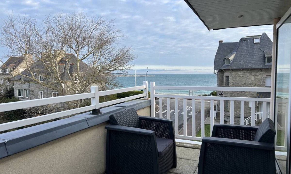 Saint-Cast-le-Guildo Apartment | Large sea-view apartment in Saint-Cast-le-Guildo | 7 guests | Ref 390