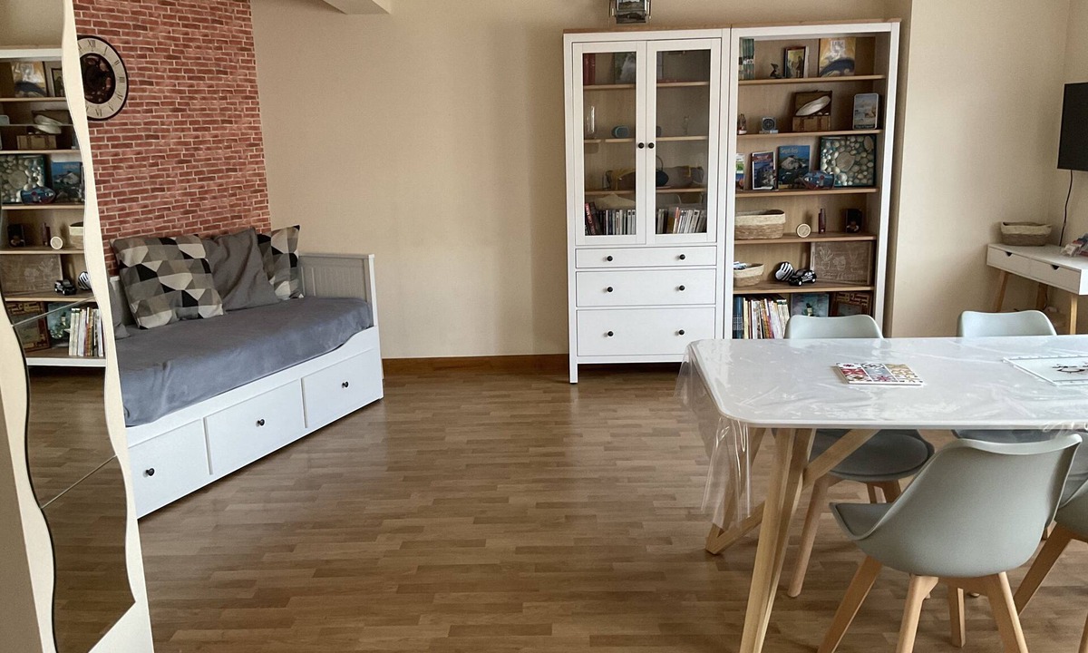 Tregastel Apartment | LARGE T2 CÔTE DE GRANIT ROSE BEACHES AND SHOPS WITHIN WALKING DISTANCE