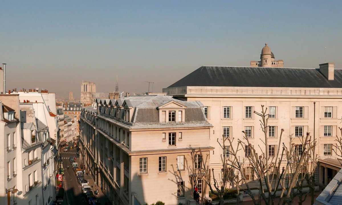 Latin Apartment | LATIN QUARTER, PARIS VIEW, 30–60 days ahead? Ask for a private offer. C5-VAs