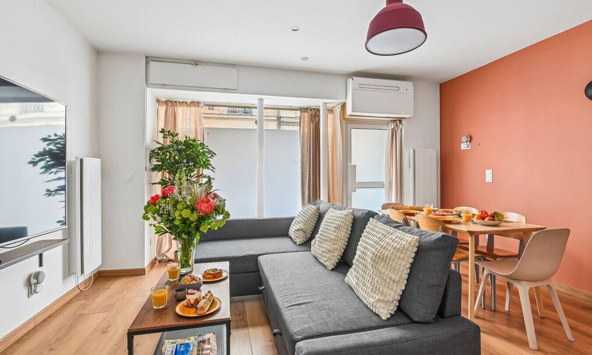 Quartier de la Porte-Saint-Denis Apartment | Lavie Maison Chic Stay, A/C & Parking