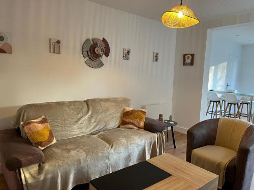 Larmor-Plage Apartment | Le 102 - appart-sympa - T2, patio, jardin et cave - Larmor-Plage