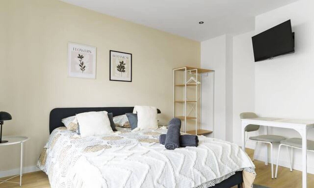 Republique Condo | Le 2B - Designer air-conditioned apartment in the city center