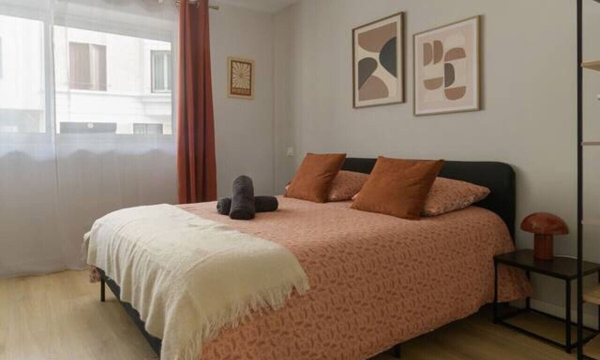 Republique Condo | Le 4C - Designer air-conditioned apartment in the city center