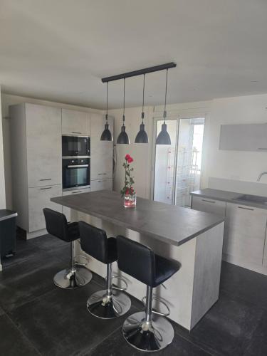 Le Pont-de-Claix Apartment | Le belle vu appartement T2 65m2