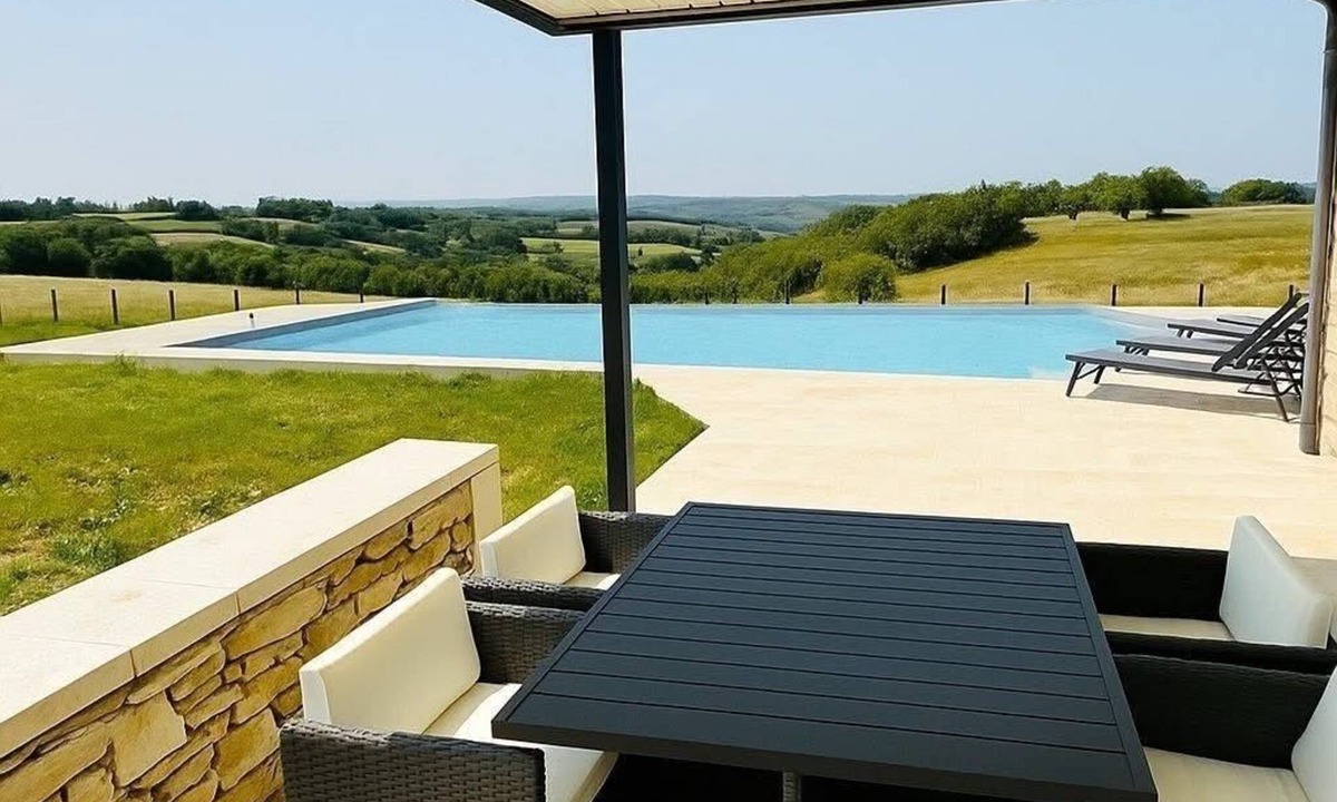 Soucirac House | Le Belvédère du Quercy - Domaine Gouloumès