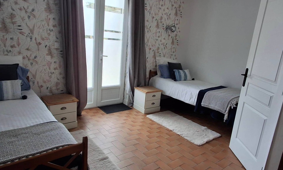Saint-Aignan Bed & Breakfast | Le Black Dog Bedroom 4