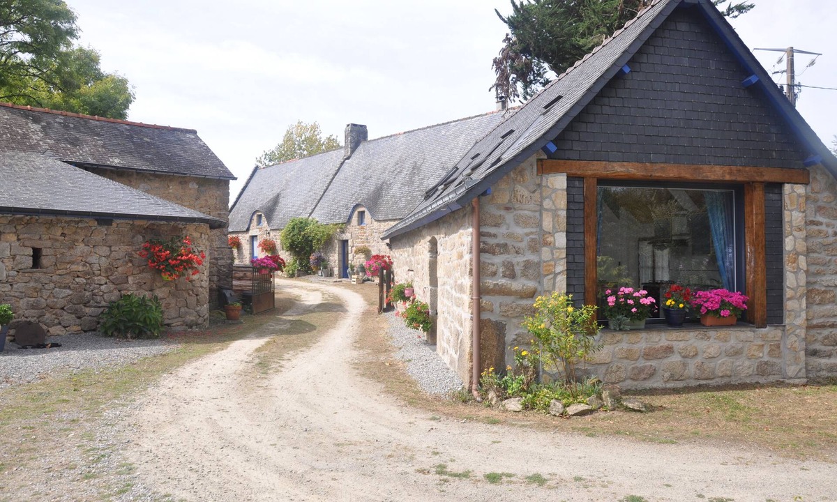 Riec-sur-Belon House | LE BULOT Small detached house with garden located in a quiet cul-de-sac