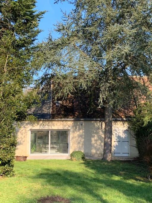 Montreuil-le-Henri House | Le cèdre du Prieuré