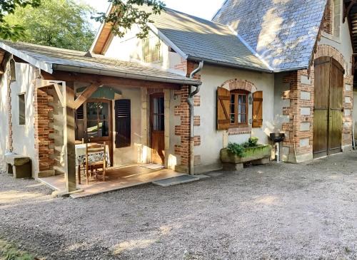 Ygrande House | Le Chalêt La Neverdiere