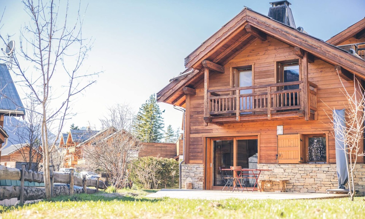 Chantemerle Ski Chalet | Le Chalet des Tartalys - 750 m from the Serre Chevalier Chantemerle ski slopes