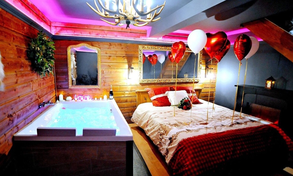 Bourgoin-Jallieu Ski Chalet | Le Chalet enchanteur/PRIVATE XXL spa/CINEMA screen/Optical fiber/2 min center