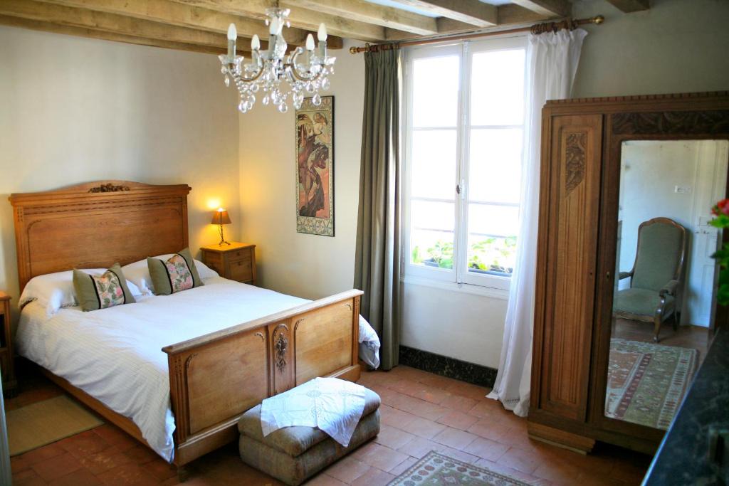 Saint-Pierre-du-Lorouer Bed & Breakfast | Le Chaton Rouge